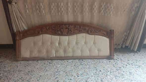 سعر 100 
‏‪***********‬‏
