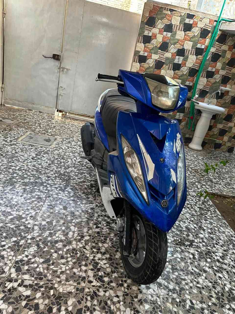 السلامً عليكم دراجه GTR كفاله عامه كهربائي كلها شغاله  نكره سلف دشبلون الكتروني دراجه ٢٠٠٩ بيها ملاحضه بسيطه بل كفر كدام مكسور ومصلح يم فايبر كلاس رقم ***********عنون جكوك سعر 750 بيها مجال حك الجيه
