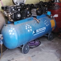 كمبريسر هواء حجم ٣٥٠دبل تاروسه مولده وطني استخدام قليل للستفسار ٠٧٨٠٠٥...