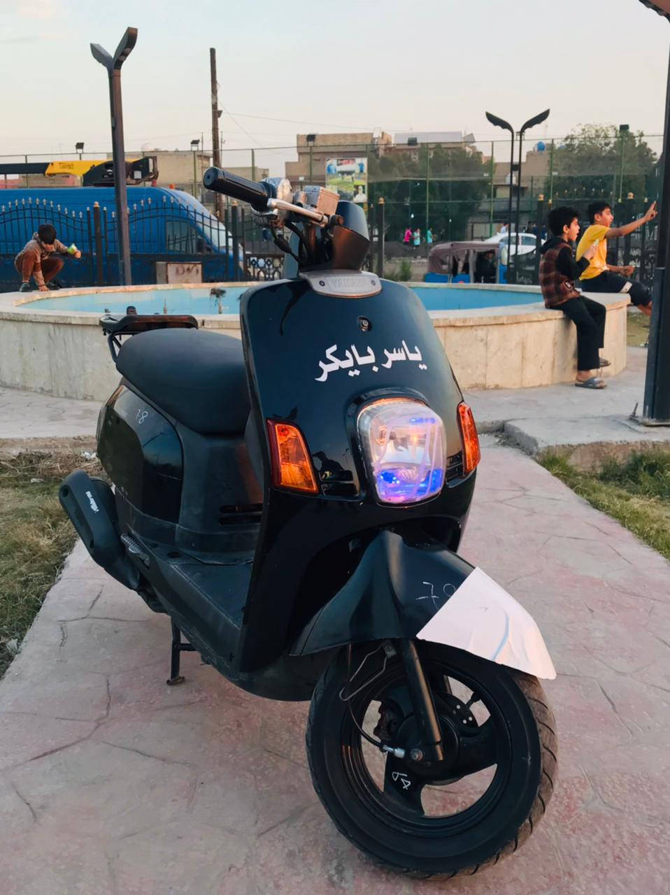 السلام عليكم دراجه بوليس للبيع دراجه خير من الله كابريتر اصلي سلف اصلي كفرات ختم واحد مكينه ما مفتوحه جيب فيتر وافحص من كلشي دراجه كلش ناعمه دراجه صارله شهر ونص من نازله مكاني مدينه الصدر السعر 800 رقم***********
