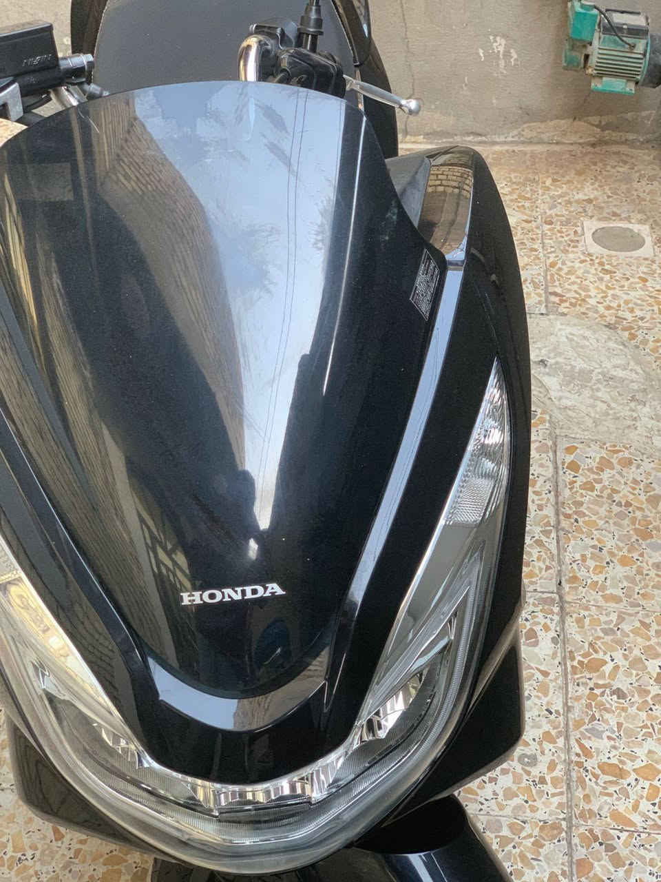 دراجة مال رمبه نازله من معرض القبطان 

جديده كلش شخط واحد ما بيها  ولا صبغ ولا كفر تجاري كله بلادي جاهزه دراجة محرك 125 لون اسود شذره ماشيه 45 مكفوله كفاله عامة حساس زدحام حساس ستان كلهن شغلات برغي ما مفتوح بدراجة وناعمة مكينتها  ودراجة نضيفه كلش مو تعبانه و راكضه 

وصل معرض +منفيس +العده مالتها + سويجين وي دراجة 

📍📍 مكاني #ديالى بعقوبه ‼️

الشراي يتصل ويدلل ***********
