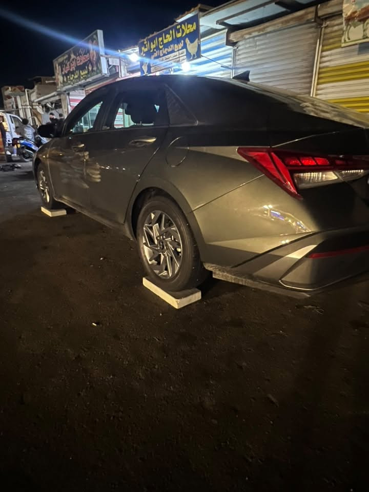 الانترا موديل ٢٥ هايبرد 
سياره جهازه رقم بغداد ب اسمي 
تحويل مباشر سعرهه مناسب 
اتفيدك اتصل و تدلل 
***********
