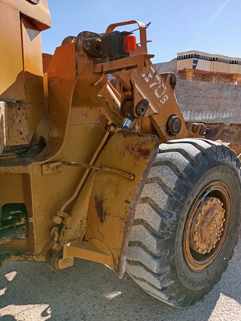 سلام عليكم شفل كاوسكي حجم 70 B رقم انكليزي بسمي تخم تاير سبعين  صبغ بلادي سعره 255 رقم *********** 
مكان رمادي
