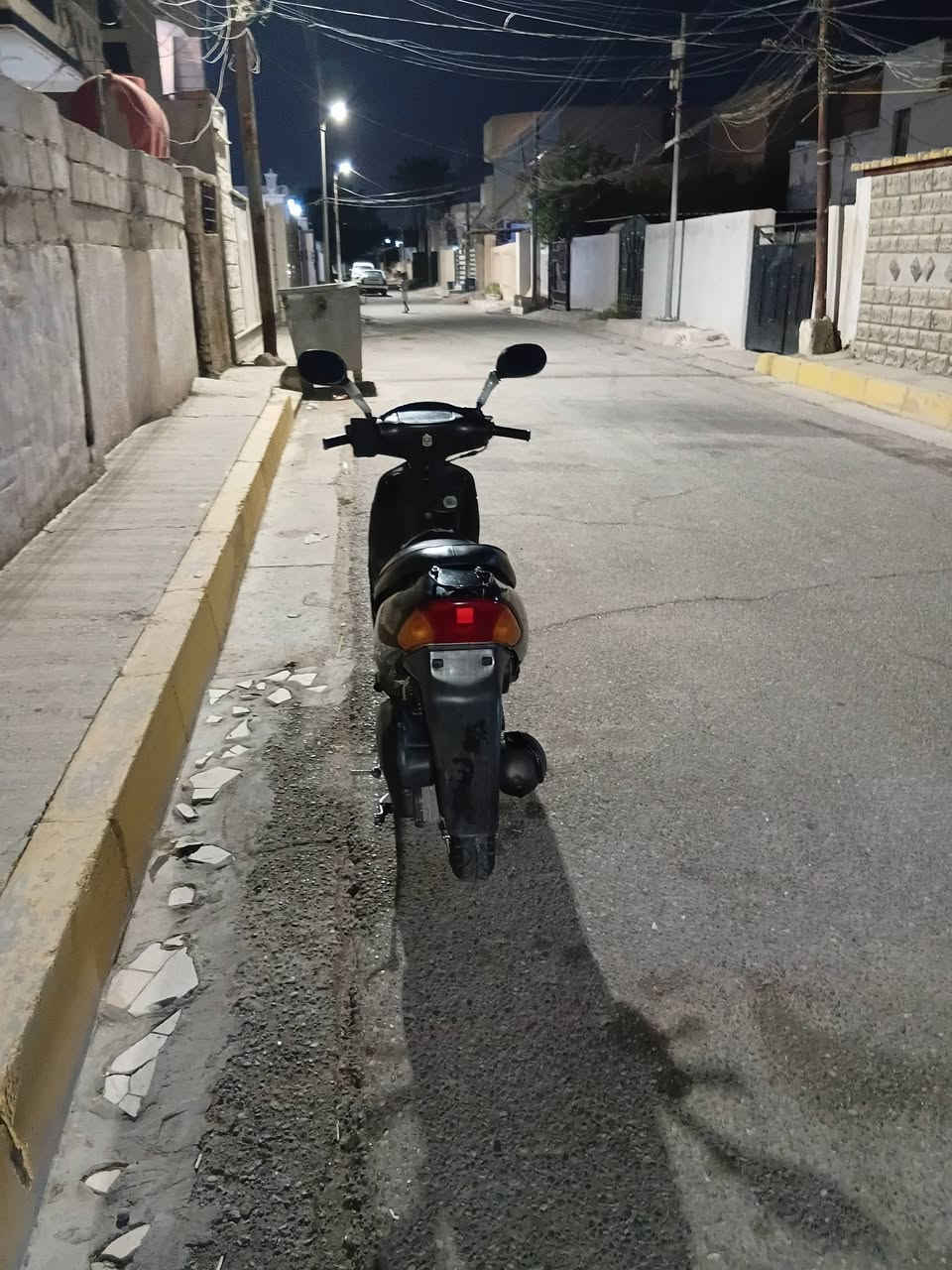 السلام عليكم  موطور ساسوكي محرك مفتوح ناعم شلعه حيل حلو كهربائيات كلها شغالة تايرات نضيفه بريك مامي خلفي سلف مو شغال  للبيع وذا كو مراوس حسب لقناعه مكاني صلاح الدين  تكريت *********** لهاتف بلازحمه لمو شراي لا يتعبني 🙅🏻‍♂️
السعر 450 وبيها مجال قليل حيل
