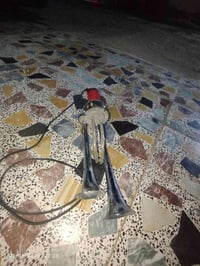 هورن للبيع مال تريلاه  سعره..70وبي مجال.07773524667