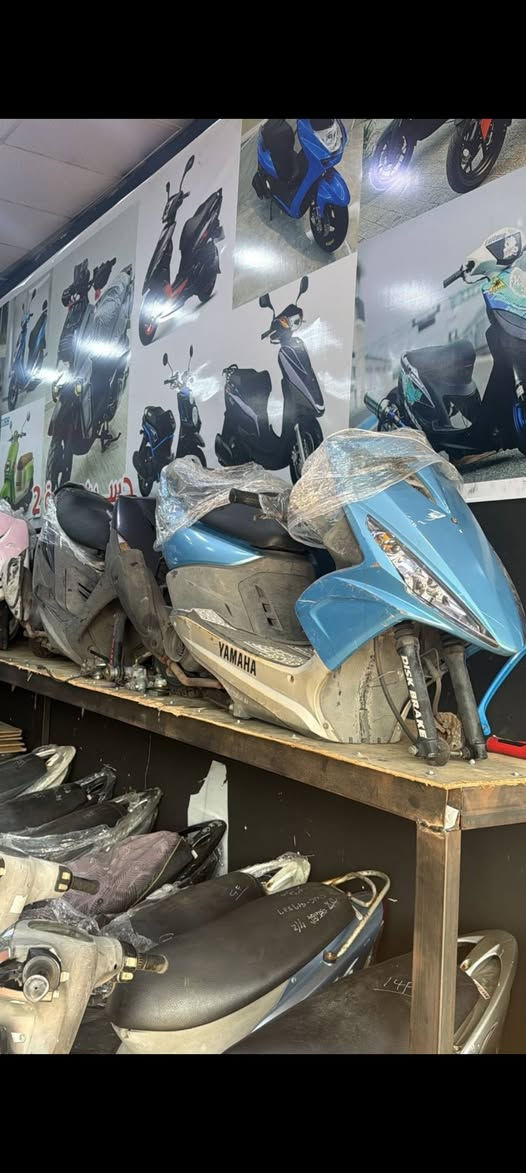 السلام عليكم
ماكس مضلع ياباني نوزل موديل 2007 دراجة مكفولة كفالة عامة صارلهة شهر من طلعت من الحاوية الوصل موجود . بيهة صفحة ام الهندر جاية بلاد من تايوان هيج . ختم واحد وية المكينة.  مكينة ما مفتوحة وين ما يعجبك افحص . نكرة سلف كهربائيات كلهة شغالة وشرط شلعة ومعدل سعر خاص *********** مكاني البصرة خور الزبير
