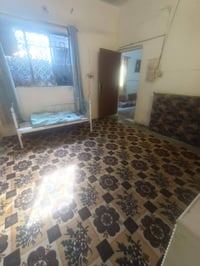 عندي هذا البيت قريب على سوك الزعفرانيه القديم يم صيدلية منئ الحلو الي ...