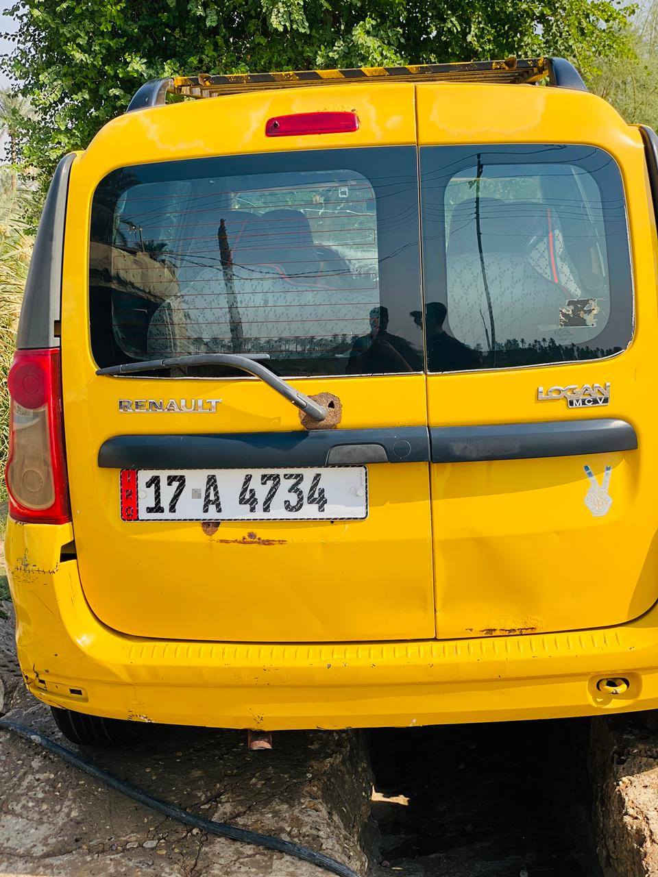 سلام عليكم رينو لبيع مديل 10رقم نكليزي مثنى بسمي مصفره هيه وغرامات كفاله عامه تخم تاير حداديه زينه مكينه او كير جداد تفصيل عله هاذه رقم *********** سعر خاص مكان قضاء غماس
