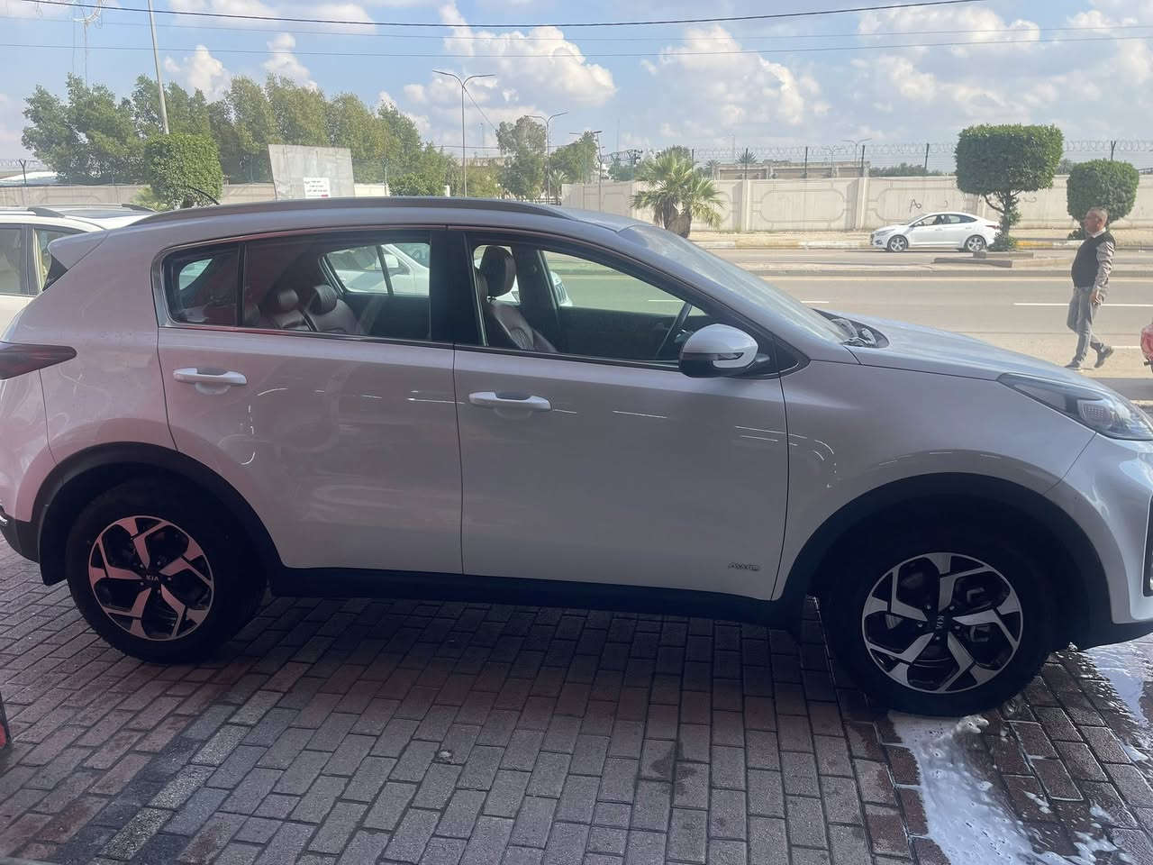 سبورتج. مديل 2019 خليجي مكفوله. سياره.  ماشيه. 100الف. مكينه. دوش. 2400. كفاله. سياره
سعر. ١٨٠ وبيهه. مجال. عنوان. بغداد. ***********شراي. يتصل
