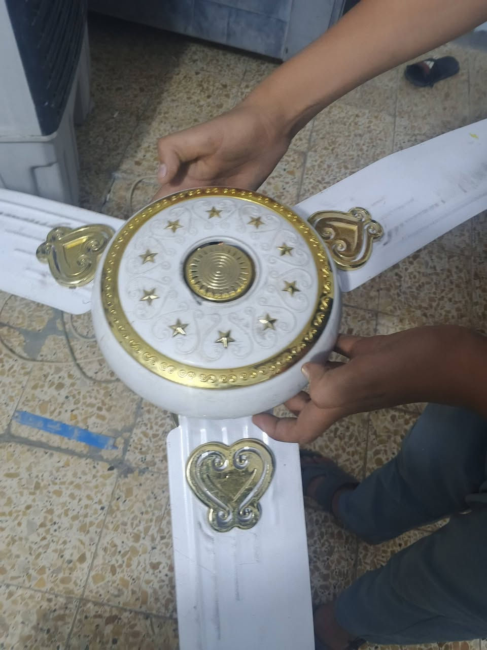 كونفيرات عدد ثنين وغساله اوتماتيك ومروحه سقفيه للبيع
***********
