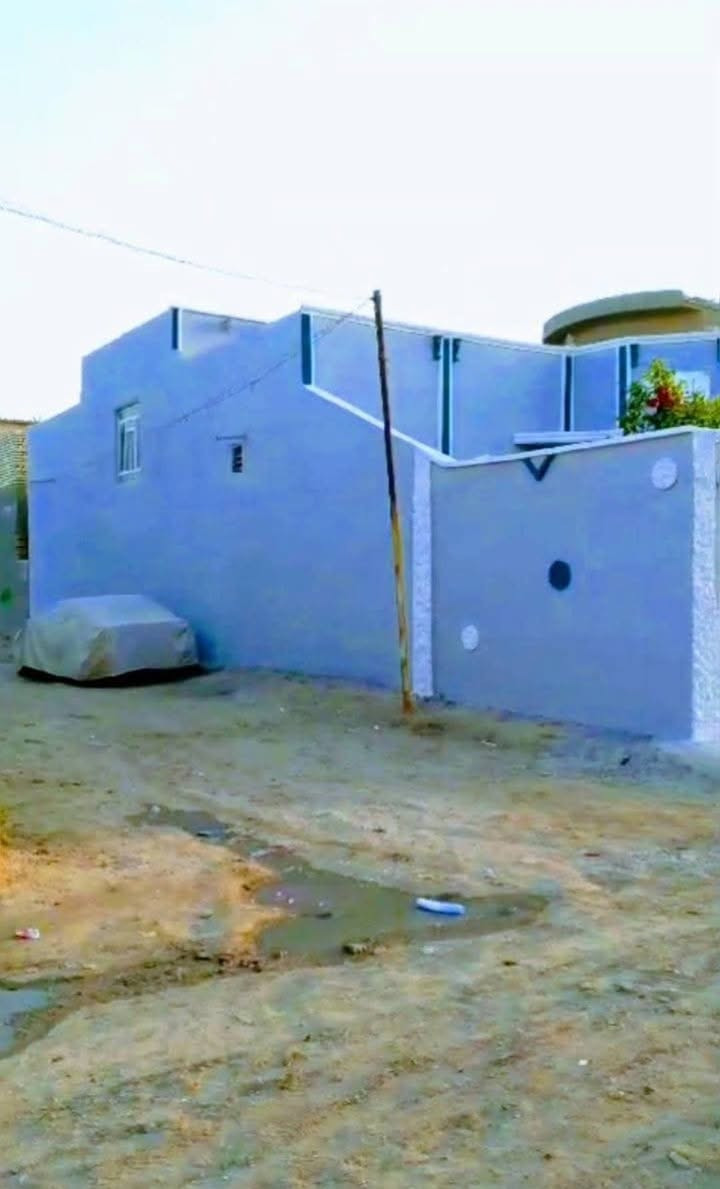 اللهم صل على محمد وآل محمد
بيت للبيع  المساحه 200 متر 2غرفه وصاله واستقبال ومطبخ وصحيات داخليه وخارجيه وكراج سياره وحديقه ومخزن اغراض استقبال ١٢متر البيت ركن ١٠٠ متر يبعد عن طريق الزوار /طابو زراعي سند ٢٥ /الاستفسار ***********

