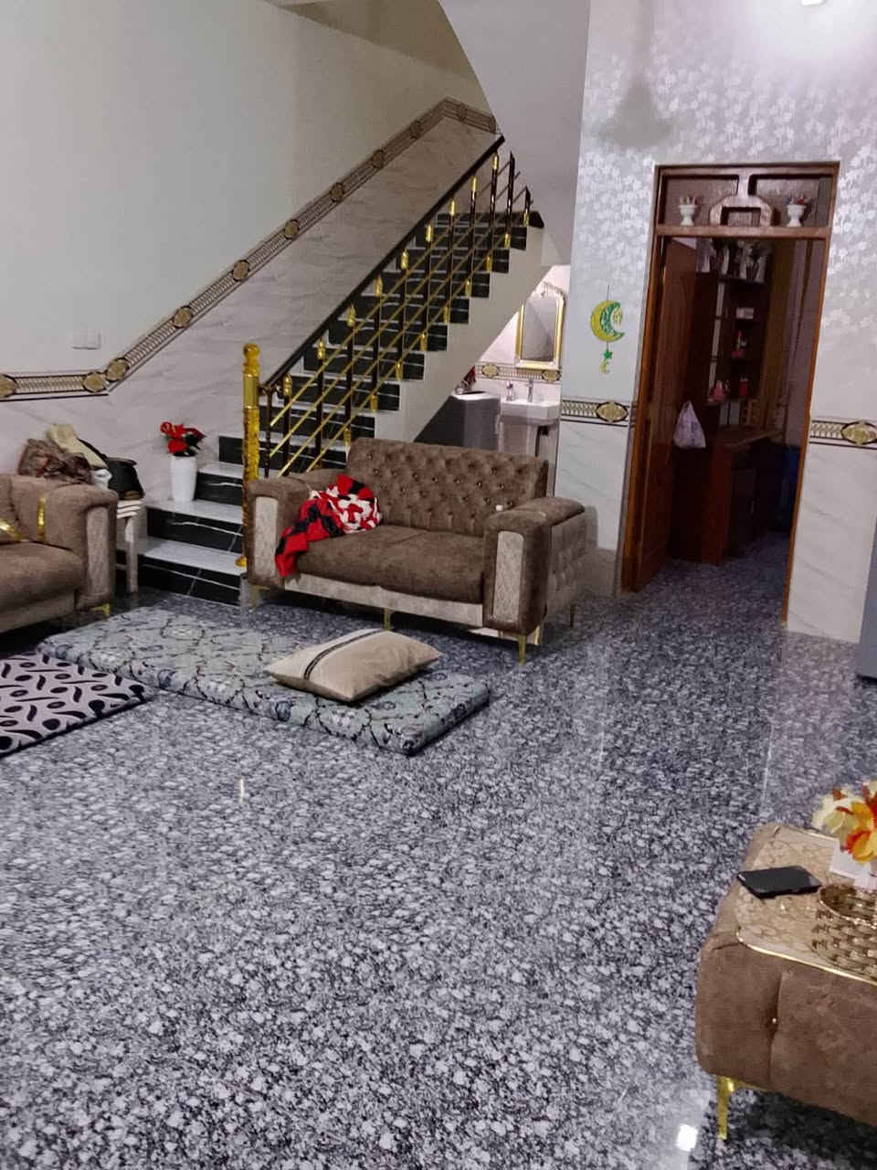 💎🔹مكـ✯͜͡خليج العرب$&تب▪️💎

🕌بفضل الله وبحمده🕌

فرصه استثماريه  مساحه 130متر

💎 🏠 مشتمل طابق  ونصف للبيع 

💎🏡 موقع البيت _  الفلوجه /حي الشهداء /قرب 

جامع الشمري

💎🛣 شارع = 8m

💎✴️ جنس العقار طابو صرف   

💎🏠 مساحه 130m

🏘️💎 الوجه =
،
🏘️💎نزال = 

💎🏡 يتكون من غرفتين نوم + 

استقبال+صاله2+مناور + مطبخ + صحيات 2

💎🧱 بناء طابوق درجه اولى

💎🏡 موقع مميز  قربه من المستوصف الطبي وجامع الشمري وحديقه

💎💵السعر110 وبي مجال    📝✅ 

💎⏪ملاحظة/السعر محدد من قبل صاحب العقار 
_________________________________
⭕ اذا عندك عقار تريد تعرضه للبيع الواتساشتري  
📬فقط ارسال المعلومات  على الواتساب او الاتصال على هواتف المكتب
🤳متابعة الصفحه يصلك كل ماهوة جديد
⏪ملاحضه: السعرالعقار  يحدد من قبل البائع
  🏘️بيع وشراء الأراضي السكنية والزراعية وكافة

 العقارات🏘️🌐Anbar Fallujah_ الانبار الفلوجة🌐

♦️الاستفسار 📥 عنوان المكتب الفلوجه/شارع ابوالنسور مجاور اسواق الجامعه

    (((مكتب خليج العرب للعقاريرحب بكم في كل وقت)))) 

       ((««نستقبل هواتفكم على لارقام التالية»»)) 

           أدارة::::  أستاذ محمد أبوالقيصر
                   
             ☎️       ***********اتصال هاتفي واتساب

                ☎️    ***********اتصال هاتفي كورك

     —-***********☎️ ______اتصال هاتفي
