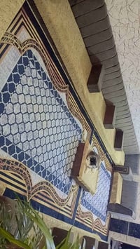 ديوان ارضي 13 متر نضيف كلش 450 و بي مجال للتواصل 07767128287