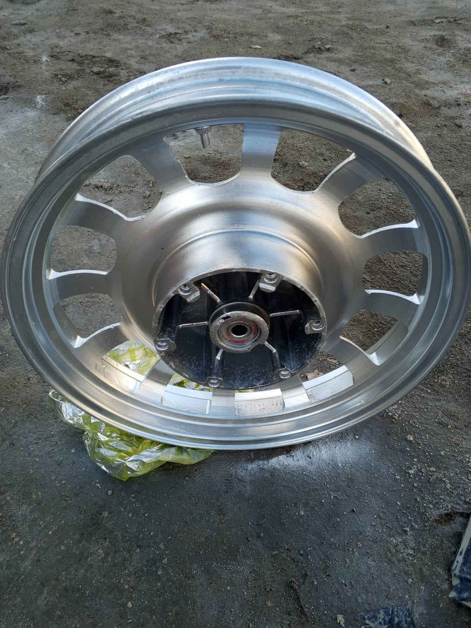 ويل للبيع  كدام اصلي مسبوغ جماليه فقط سعر 25 الف كلشي مابيه والله


**إذا كنت صاحب هذا الإعلان وتريد حذفه لأي سبب، رجاءا أرسل رسالة إلى الدعم الفني**