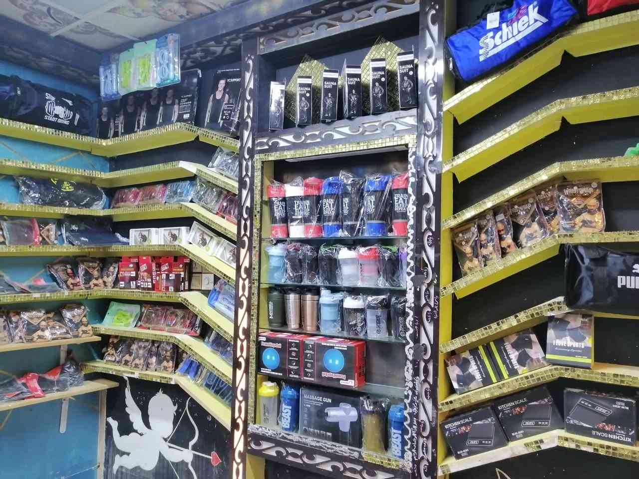 اللهم صل على محمد وآل محمد..
تم افتتاح محل كابتن كرار الأول مره في الحمزه الشرقي. للمستلزمات الرياضية التي تخص الرشاقة... 
لدينا جميع الأجهزة الرياضية للبيع والشراء.
العنوان شارع الهوى قرب أسواق هايبر ماركت.
الاستفسار واتساب ***********..
