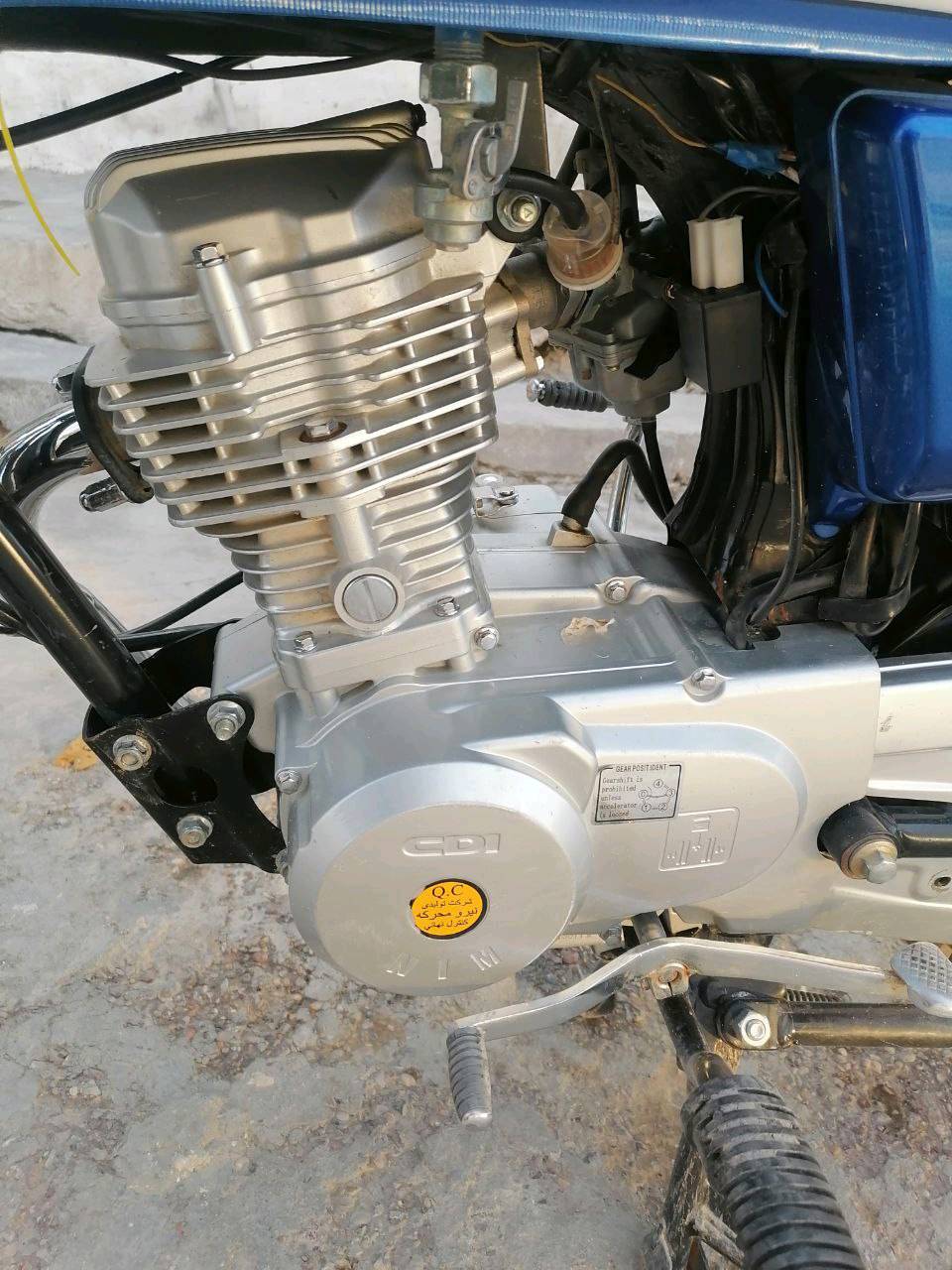 نامة إيراني موديل ٢٥ نزلته بشهر ١١ رمبة دراجة سكنر مكفولة كفالة عامة  من كلشي بس اني اكلك نمرة ٢ مرات تعلك ما ترجع واحد بس مو دائماً تايرات محولهن جوبلس تاير خلفي جديد  مكاني بغداد شهداء العبيدي هذا رقمي *********** الصندوك والخوذة مو ياهة بدون