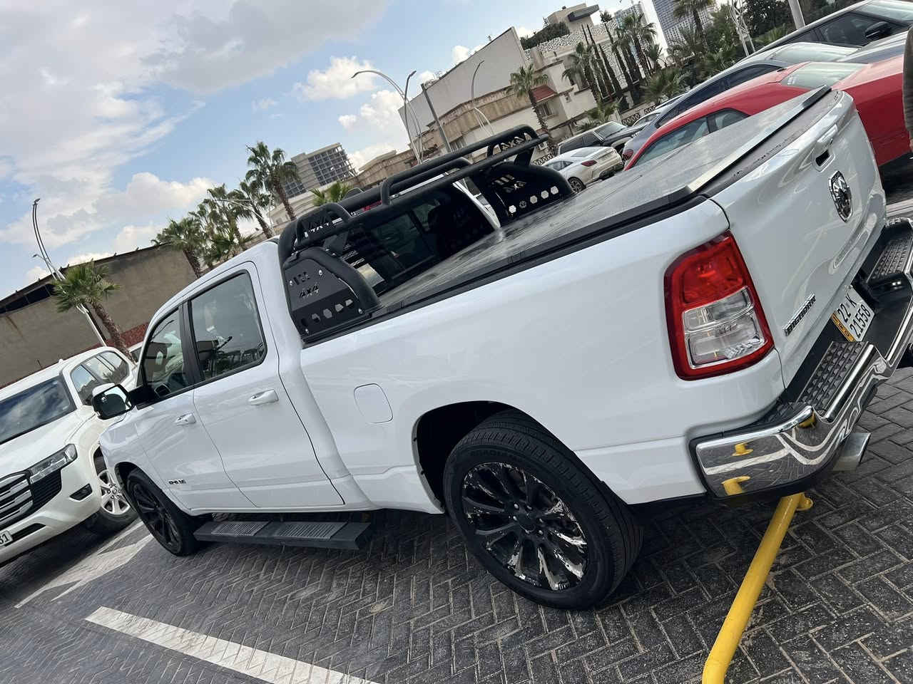 دوج رام 
موديل 2022
محرك V8.57
مواصفات بيك هورن
باب كبير بودي طويل
ماشي 73000mi
مكان سيارا اربيل
سعر 270$😱🔥💣
واتساب ***********
