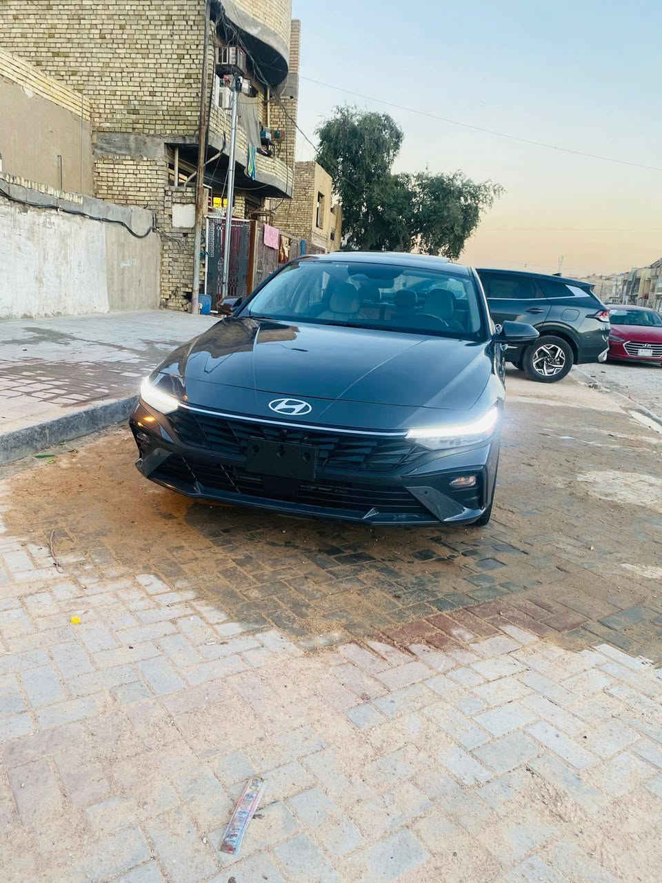 سلام عليكم النترا موديل 2024 موصفات  لمتدد فول واحد عله واحد لون سمنتي
! بصمه 
! فتحه
! شاشه كار بلي
!  5 كامرات
! تشغيل عن بعد
! مقعد كهربائي 
! سستم صوت 
! كامره دواره
!  رادارات امامي خلفيه جانبيه
! لدات نهاري اماميه 
الحادث موضح بلصور فقط بنيد مبدل وجاملغ بارد فقط
ماشيه 5 الف مكينه 2000 دوش  السياره جديده بمعنه الكلمه السعر 153 لاستفسار عله الرقم *********** بغداد
