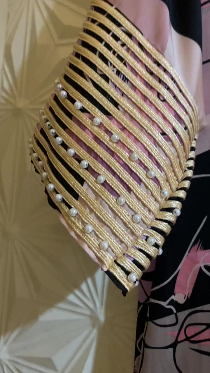 بنات اخذتها لبستها عصريه وسويت قص معده وبعد ملبستها لان كلش ضعفت بسعر مناسب ابيعها حتى غيري يستفاد منها


**إذا كنت صاحب هذا الإعلان وتريد حذفه لأي سبب، رجاءا أرسل رسالة إلى الدعم الفني**