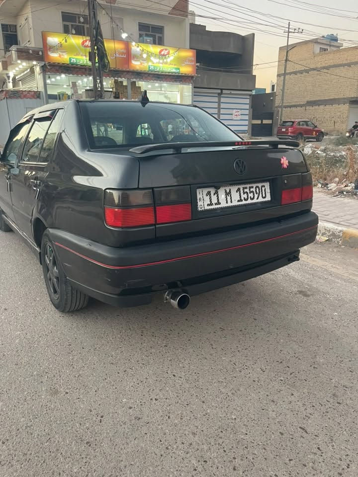 كولف فينتو مكينه 2000
موديل 93 سياره نضيفه ومناقصها شي تبريدها ثلج 
بغداد 
مكلف بالنشر رقم صاحبها ***********
بيع او مراوس
