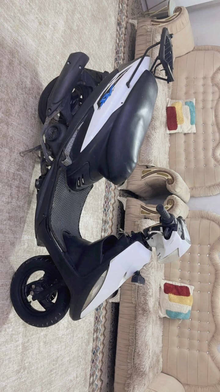 سلام عليكم دراجه ماكس عدله 120 ماناقصه شي الدراجه كله بلاديه كهربائيات هندر سلف ضوه اشاير شغالات نكره بكل وقت .دراجه بيع اومراوس شعندك نزل للتواصل خاص او عرقم***********
