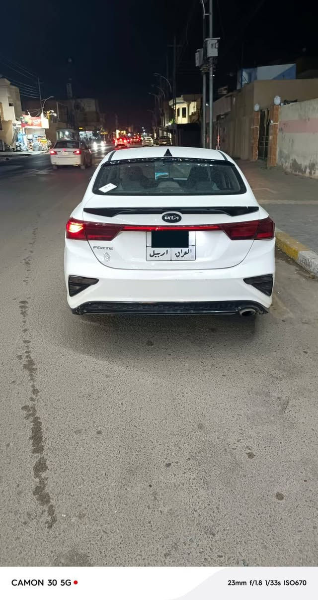 السلام عليكم كيا فورتي 2019 وارد امريكي كير AT سونار سيارة مذكور بالصور رقم الهاتف: ***********
السعر 125 وبي مجال
