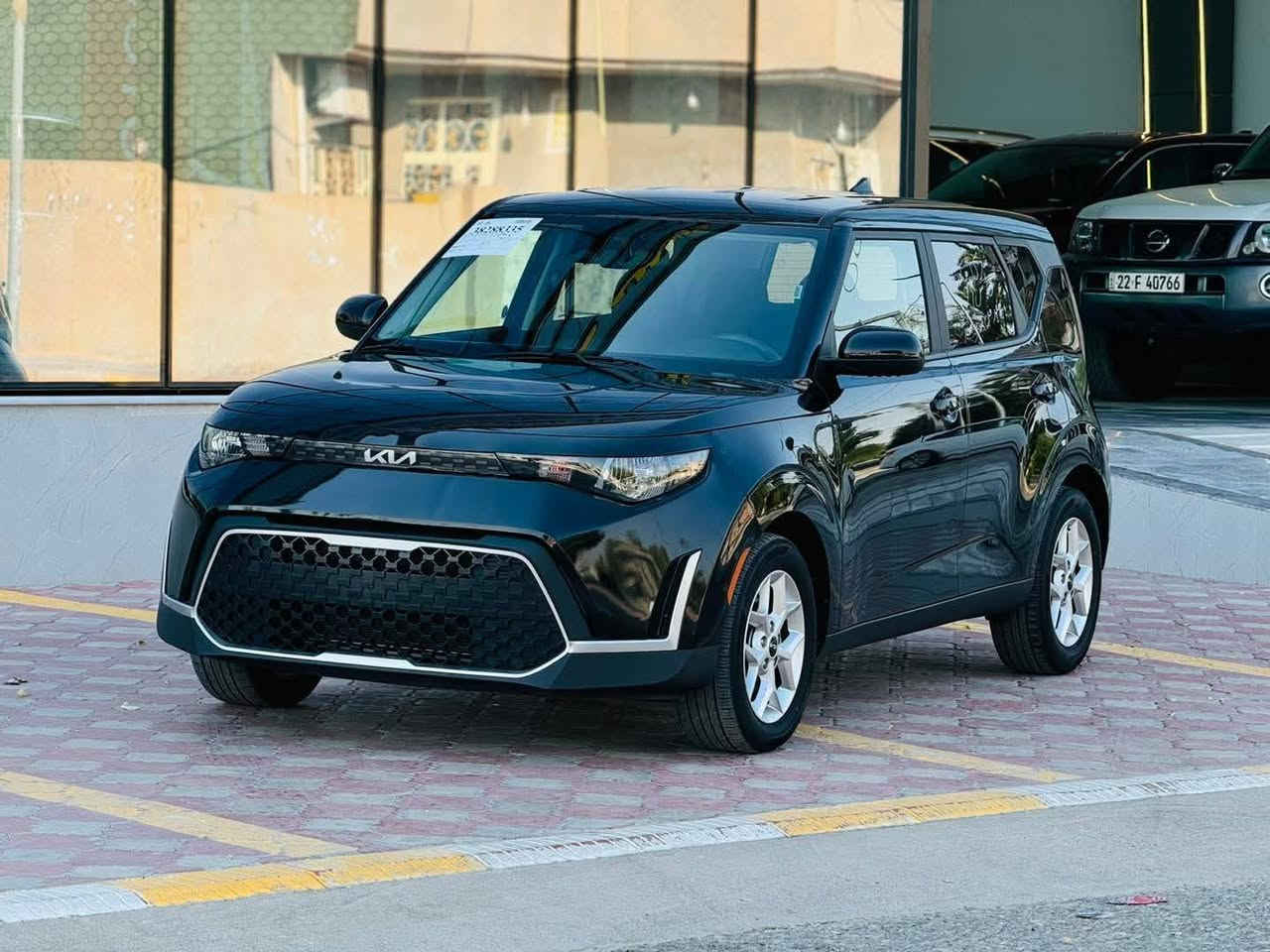 سلام عليكم ...تحياتي للجميع
                         KAI..SOUL..2023 
                         كيا... صول... 2023     
سياره تعتبر كلين بدون صبغ بدون ايرباك بدون تبديل (سونارالسياره مرفق داخل المنشور ) سياره بعده وضع شركه ماشيه 15الف فقط
🔴مواصفات🔴
لون أسود 
محرك كبير  حجم 2000 دوش 
رادار امامي توقف ذاتي +تحديد مسار 
رادار جانبي توقف ذاتي
 ايقاف تلقائي للمحرك تقليل صرف الوقود
شاشه Car play
شاشه  دجتال
انظمه قياده.(Normal+sport)
 كاميرا  خلفي
كير أوتو + Sport
تحكم أستيرن جهتين 
كروس مثبت سرعه
ويل كروم حجم 17
لايتات فول زنون
...............................................   
رقم  دولي جديد سنويه لغايه 2030
كير محرك شرط الفحص   
 مكان السيار... ديالى ..خانقين..***********
