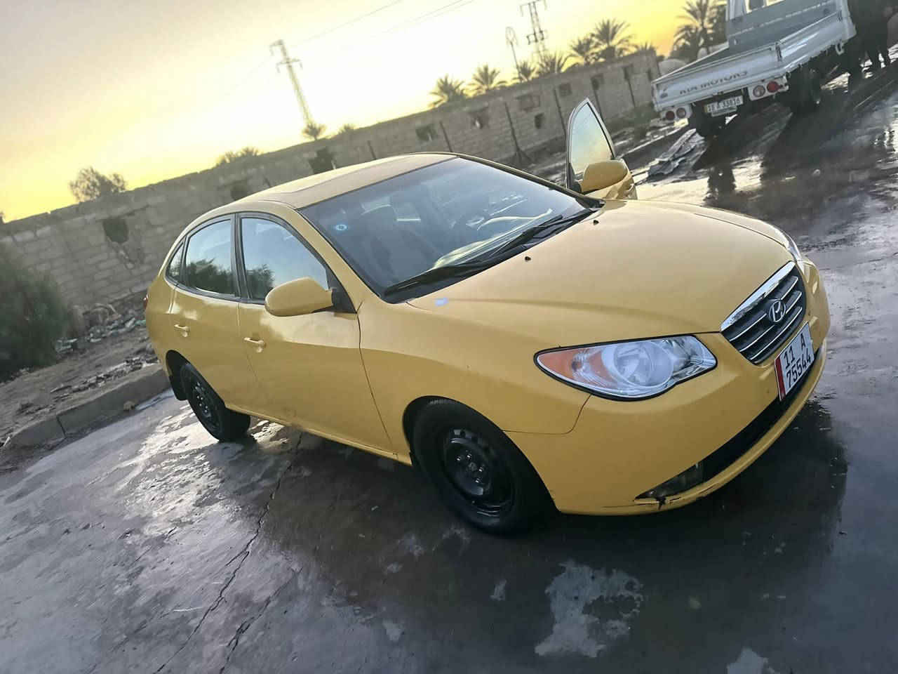 السلام عليكم 
النترا للبيع 2008 وارد امريكي   رقم بغداد نكليزي بسمي فول مواصفات فتحه  مري شفط  شاشه مكينه 2000  كير محرك حداديه تبريد  مكفولات تايرات  جديده  كلها ليبل واحد  بس جاملغ الامامي   
مكاني  بابل ناحيه  النيل السعر 78
***********
