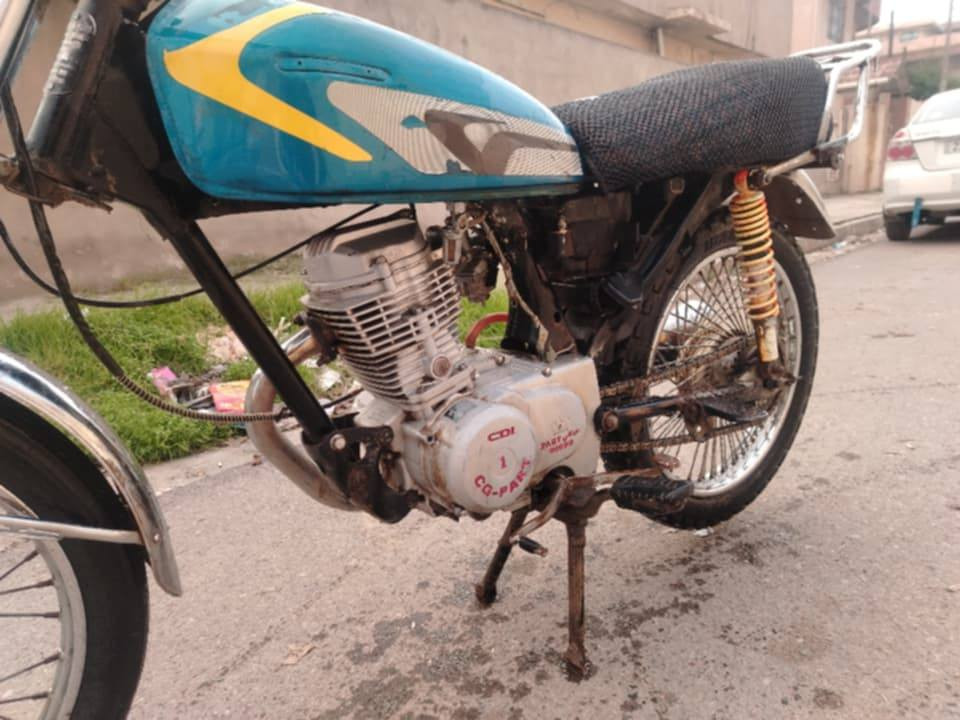 السلامو عليكم ماطور للبيع سعر 160بي مجال قليل تحريكه معدل نار بس عيب واحد بي سبرنك ماهندر ماكني حي السماح معارض ب بزون بوتين نفخ حيلا شي شراي تعال خاص او اتصل ***********
