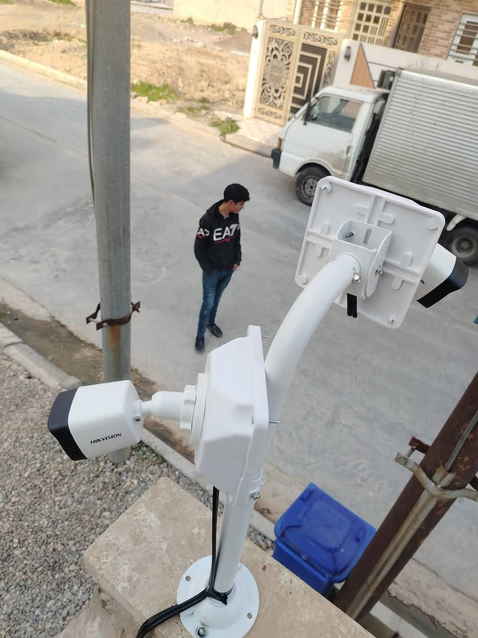 تم بحمد الله تنصيب منظومة كاميرات مراقبه لشركة هيكفجن 
حسب طلب صاحب البيت .

مكان العمل : موصل -

سستم 4 كاميرات مراقبه هيكفجن بدقة 2ميكا تصوير صوره وصوت ليلي نهاري ملون
------------------------------------------------
مستعدين لتنصيب جميع كاميرات المراقبة 
كافة المواقع( منازل _ محلات _ شركات )  
للاستفسار يرجى مراسلة الصفحة
أو الاتصال على الرقم التالي :
***********
***********

العمل داخل الموصل فقط
