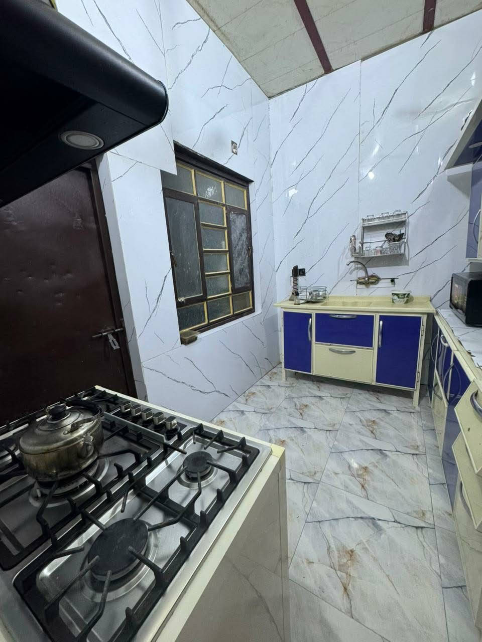 ‼️ بيت خلفي النضحيه حي المالكي

🛑يحتوي غرفه صاله ديوان مطبخ صحيات داخليه خارجيه مناور 2كهرباء مجاري كلا درجه اولا طابق ثاني نص 

🛑رقم العقار ٥٦٤٤٣ مساحه ١٠٠ متر دربونه متره ونص 

🛑السعر  ٧٥ معه المجال للتواصل ***********
