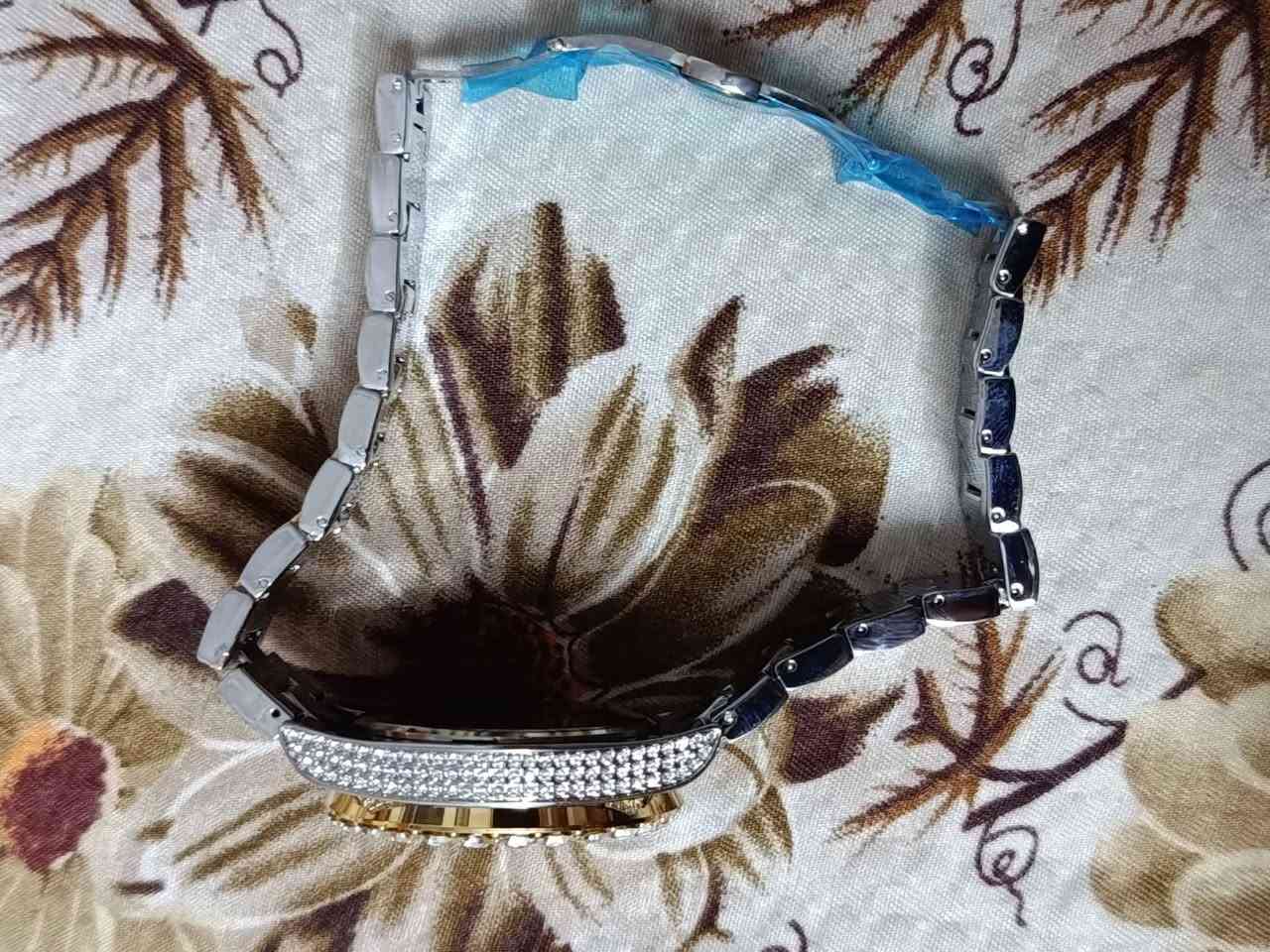 MISSFOX  ساعة يد أنيقة مرصعة بالماس للرجال والنساء ساعات يد رجالي من Hip Hop ساعة يد كوارتز
分享
للتواصل *********** حلة, بابل
