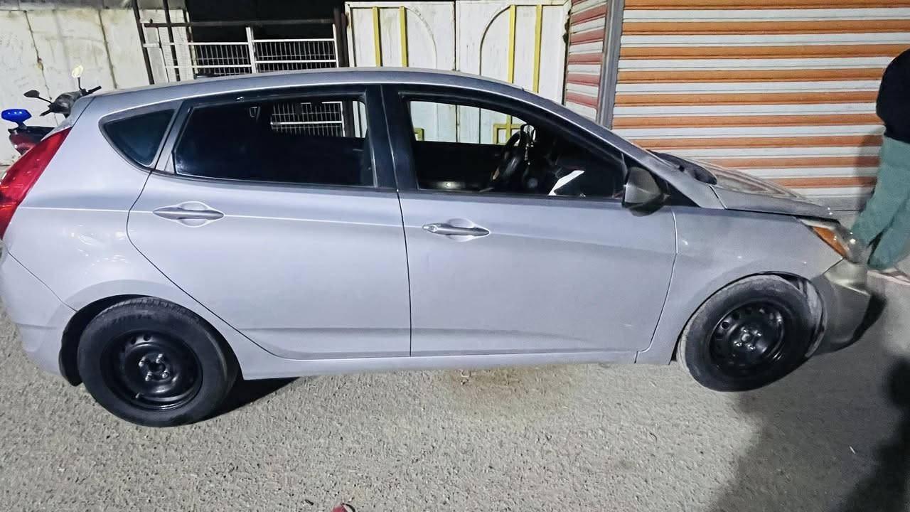 السلام عليكم اكسنت مضلع هاج باك موديل 2012 وارد أمريكي مكينة 1600 مواصفات نص فول تدفئة تبريد تخم تاير جديد كاعية جلد شاشة تاب  رقم بغداد إنكليزي وبسمي تحويل ثاني يوم رقم الهاتف *********** شراي يتصل مكلف بالنشر
