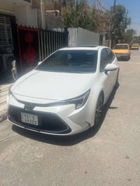 كورلا 2024 محرك 1800بانزين تيربو السياره ماشيه 16 الف شخطه ما بيها رقم...