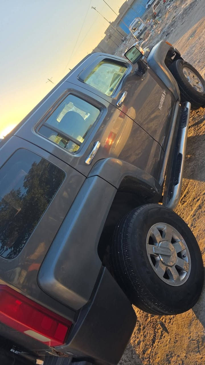 السلام عليكم همر H3 لون سمنتي  السياره حلوه بيهه صبغ قليل خليجي كير ومحرك بلادي  موديل 2008رقم بغداد  عنون السماوه سعرهه 90 وبيهه مجال***********
