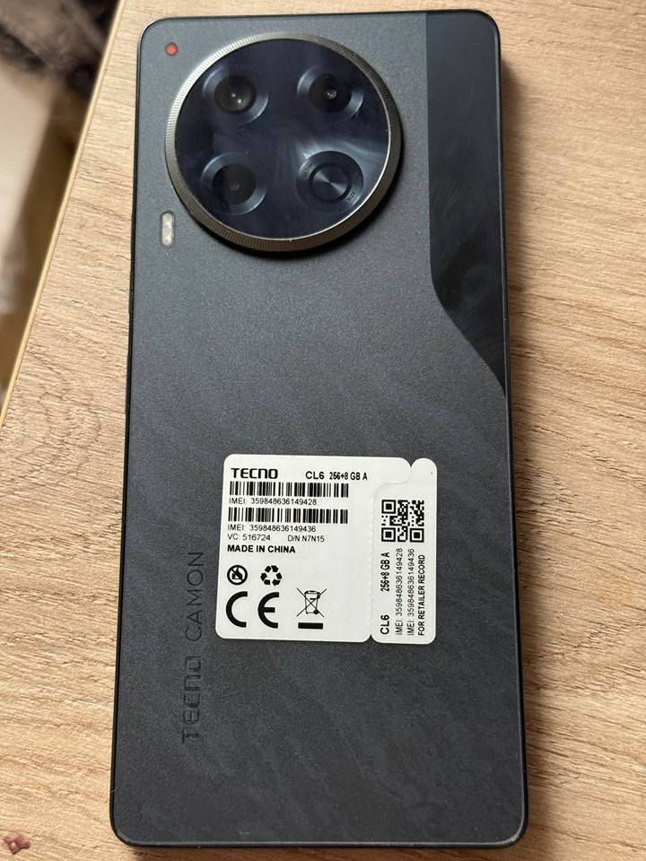 تكنو كمون 30 جهاز نضيف  كامل ملحقات بس بي شخط بزاوية جوة جهة شحن لتواصل واتساب *********** مكان ديوانية الاسكان
