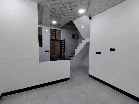 دار للبيع  50 م 🏡 (مكتب الخليج للعقار عمود327)
*********** وتساب
***********
✅ مشمول بقرار التطويب 

بسعر /22/ مليون مع المجال/ بل خط الأول قريبه عله شارع العام
موقع /نجف 🏡شارع الحولي مال المطار عمود 327

البناء 🏡 
غرفه/صاله/مطبخ / صحيات/مكشوفه
بناء مرتب/ اساس + سقف كونكريت + طابوك

ألخدمات 🏡 ماء/كهرباء/مدارس/سوق/تبليط/لحد الباب
