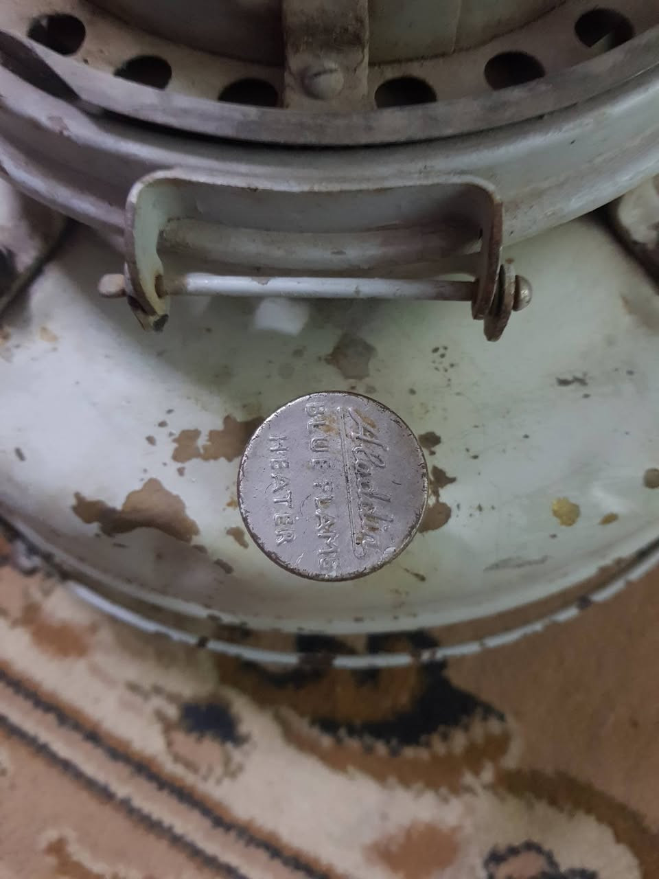 السلام عليكم اخوان صوبه قديمه انتيكه نضافه تامه للبيع يوجد توصيل
***********
