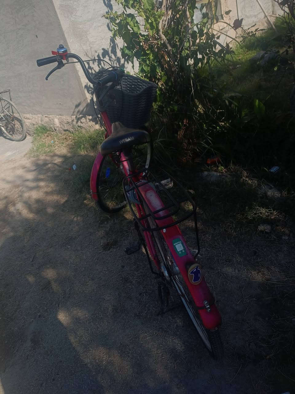 سلام عليكم بايسكل اللبيع البايسكل نضيف بريكاته شغاله بل مكان
مكاني الرمادي الرقم***********
