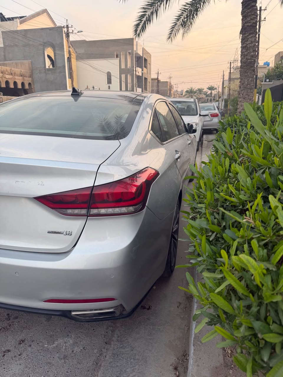 السلام عليكم جينيس رويل ٢٠١٥ فول موصفات وارد امريكي ضرر كلش خفيف وهنا نطخت هم طخه بسيطه
 2015 رويال
محرك 3800 6 سلندر
بانوراما
شعار جنسيز ترحيب
ماشيه99500 ميل
4 ويل
السعر ٢١ مليون دينار عراقي 
الاعظميه 
حي العدل 
***********
*********** بغداد, العراق
