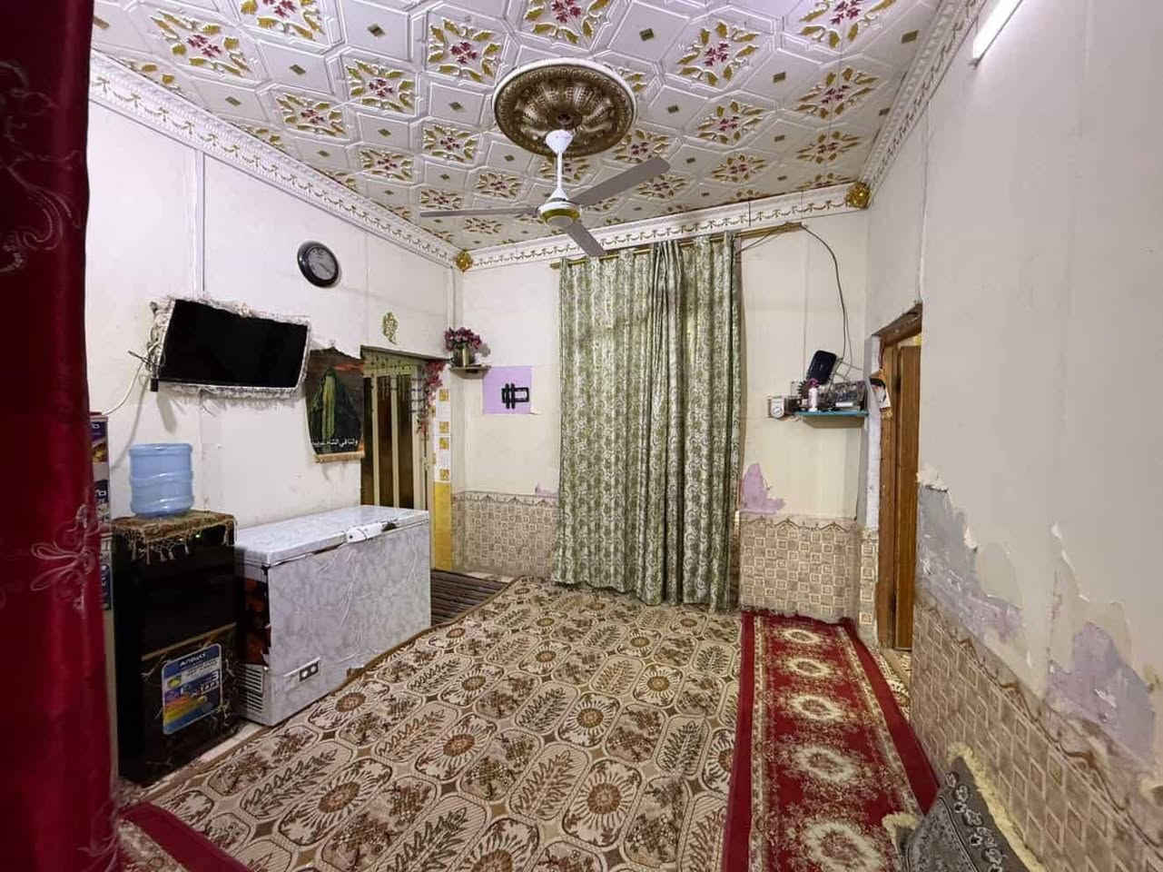 بيت زراعي مساحته ١٢٠
الدجين شارع حجي كشكول ثالث فرع 
قريب ع شارع العام 
يتكون دوانيه غرفتين صاله مطبخ كلدور صحيات خارجيه // بناء بلوك \\ عكاده بيت نضيف 
سعره 48
مساحته الدوانيه ٧*٣ 
الغرف ٤*٣
الصاله ٤*٥
*********** 
للاستفسار اكثر تصال او زياره المكتب 🏤.
مدخل سوق الشيوخ // مقابيل مدينه العاب طعمه ال شنون // قرب صيدليه انمار راشد // مكتب المستقبل للعقار "
