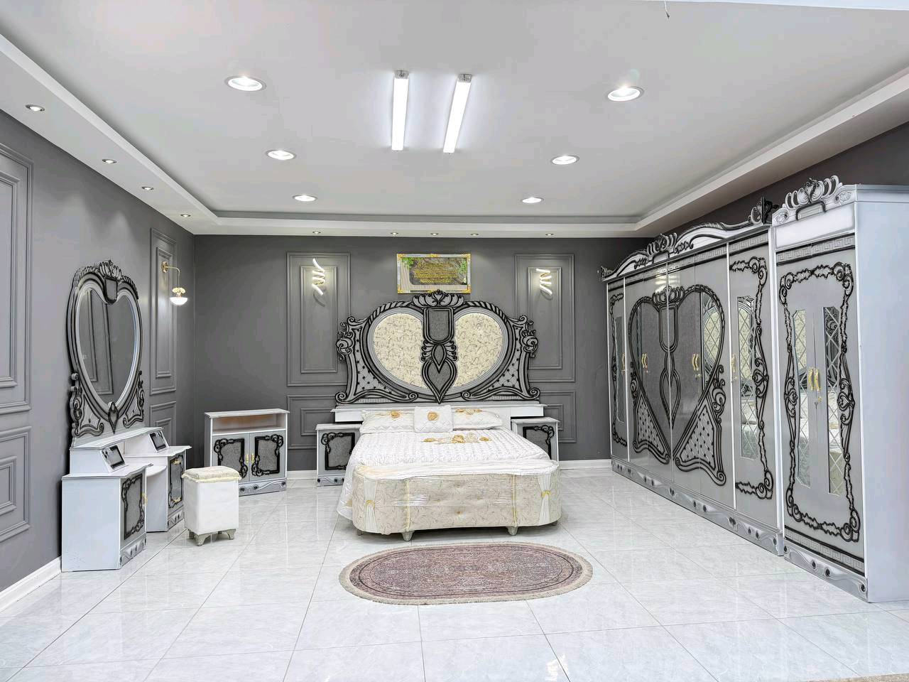 مجموعة من 
غرفه عمل عراقي تصميم تركي 

تفاصيل الغرفة المرمري  ....

 خارج ٤ملم ام دي اف 
وداخل صاج ٣ملم 
صبغ حراري  درجة اولى 
عدد القطع  ٧ قطع 