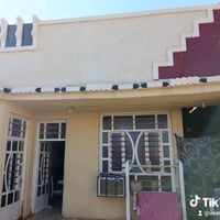 اخواني هذا البيت للبيع (ملاحظة * على  )مساحته ٢٠٠ متر للبيع البيت قرب ...