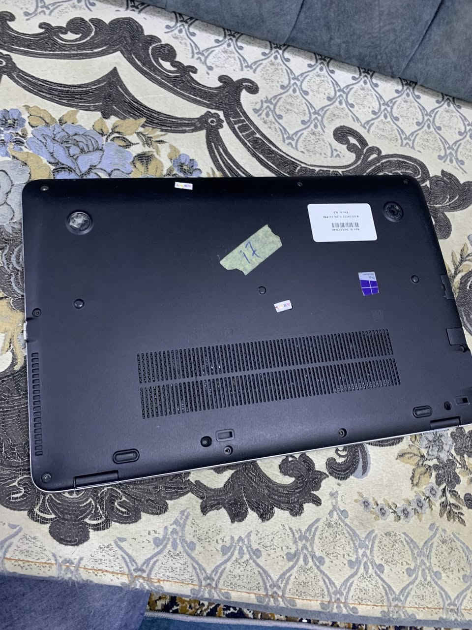 السلام عليكم للبيع لابتوب مستعمل 
نوع لابتوب : hp
مواصفات لابتوب 
CPu ci7 7th 
Ram 8 gb
hard 256 ssd
Size 15.6
السعر : ٢٥٠ الف 
للاستفسار ***********@إشارة
