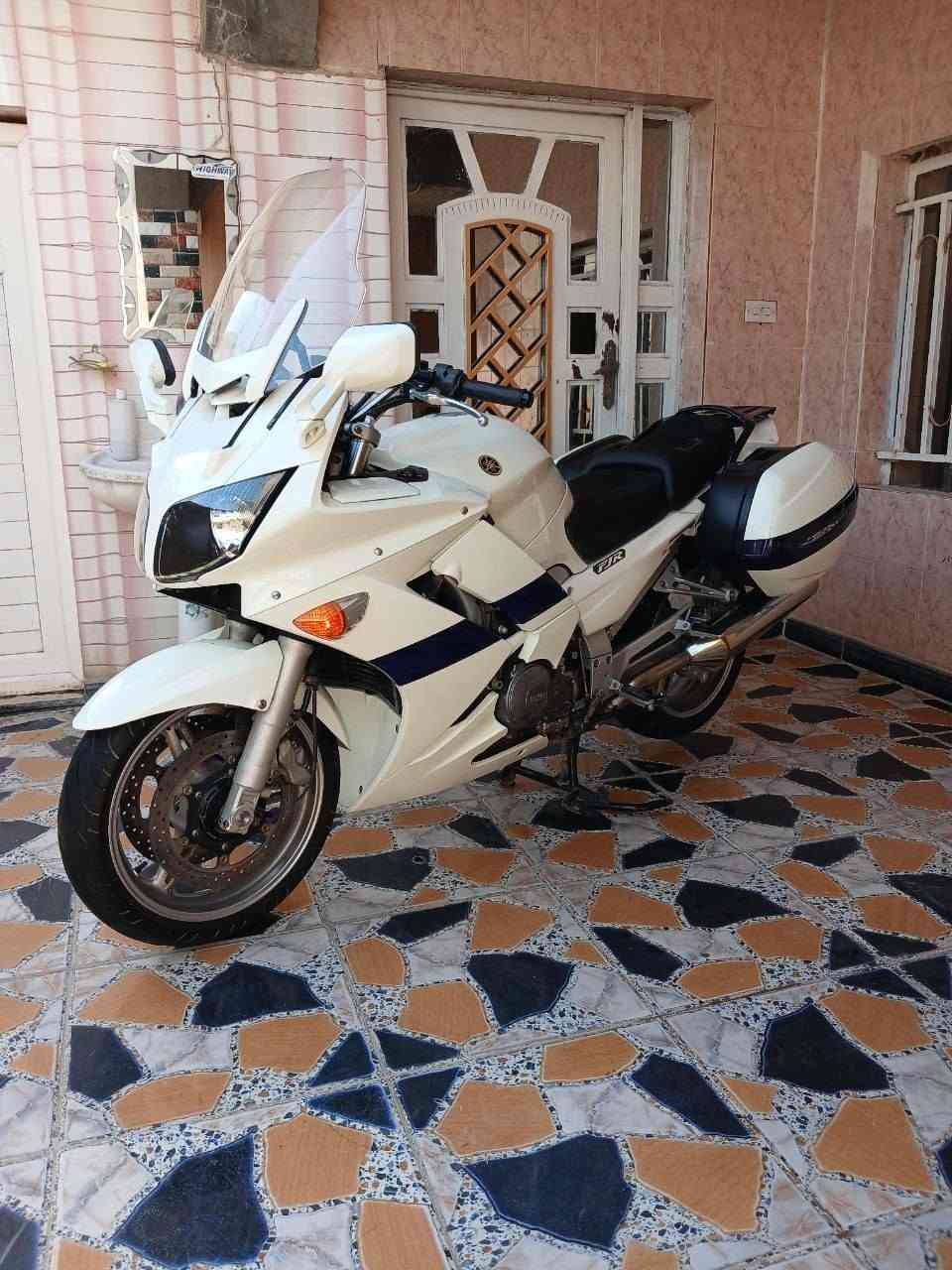 للبيع ياماها اف جي ار 1300 دخول جديد 
موديل 2011
 نضام اي بي اس 
جام كهرباء 
تدفئه يدات 
جنط الوكاله 
ممشى الدراجه 17 الف مايل فقط 
دراجه بحاله الوكاله 
السعر المطلوب 30
مكاني سامراء 
الشراي يتصل ***********
