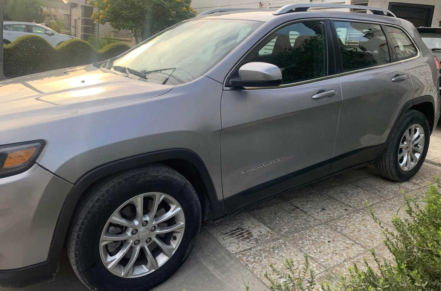 جيب بزون 2019 للبيع وارد امريكي
الحادث مربع صغير مقدمه البنيد (شباك البنيد) والدعاميات الامامي والخلفي بامريكا + ضربه بسيطه بالجاملغ الامي جهة السائق (بغداد) الصوره موضحة بالمنشور
مكفوله البدنه والشاصي وايرباك كله سليم بلادي
محرك 2400
ماشيه 101 الف ميل
رقم بغداد مشروع وطني باسمي
143 ورقه 
للاستفسار ***********
