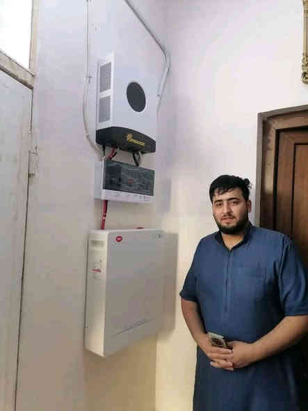 تم بعون الله تنصيب منظومة  طاقة شمسية  قرب ناحية سليمان بيك  بواقع (8) امبير نهاري و (6) امبير ليلي 

تتكون المنظومة من :-

1- الواح نوع لونجي (620) واط عدد (4) الواح  ضمان (10) سنوات 

2- انفيرتر (6)كيلو واط 
ضمان (1) سنة نوع  (  كريند) 

3- بطارية ليثيوم نوع ( ايتل  ) 
 (5) كيلو واط (51.2) فولت
  ضمان (5) سنوات

4- بورد مع قواطع AC و DC مع اسلاك الواح 6 ملم DC
ومن الله التوفيق 

***********
***********
