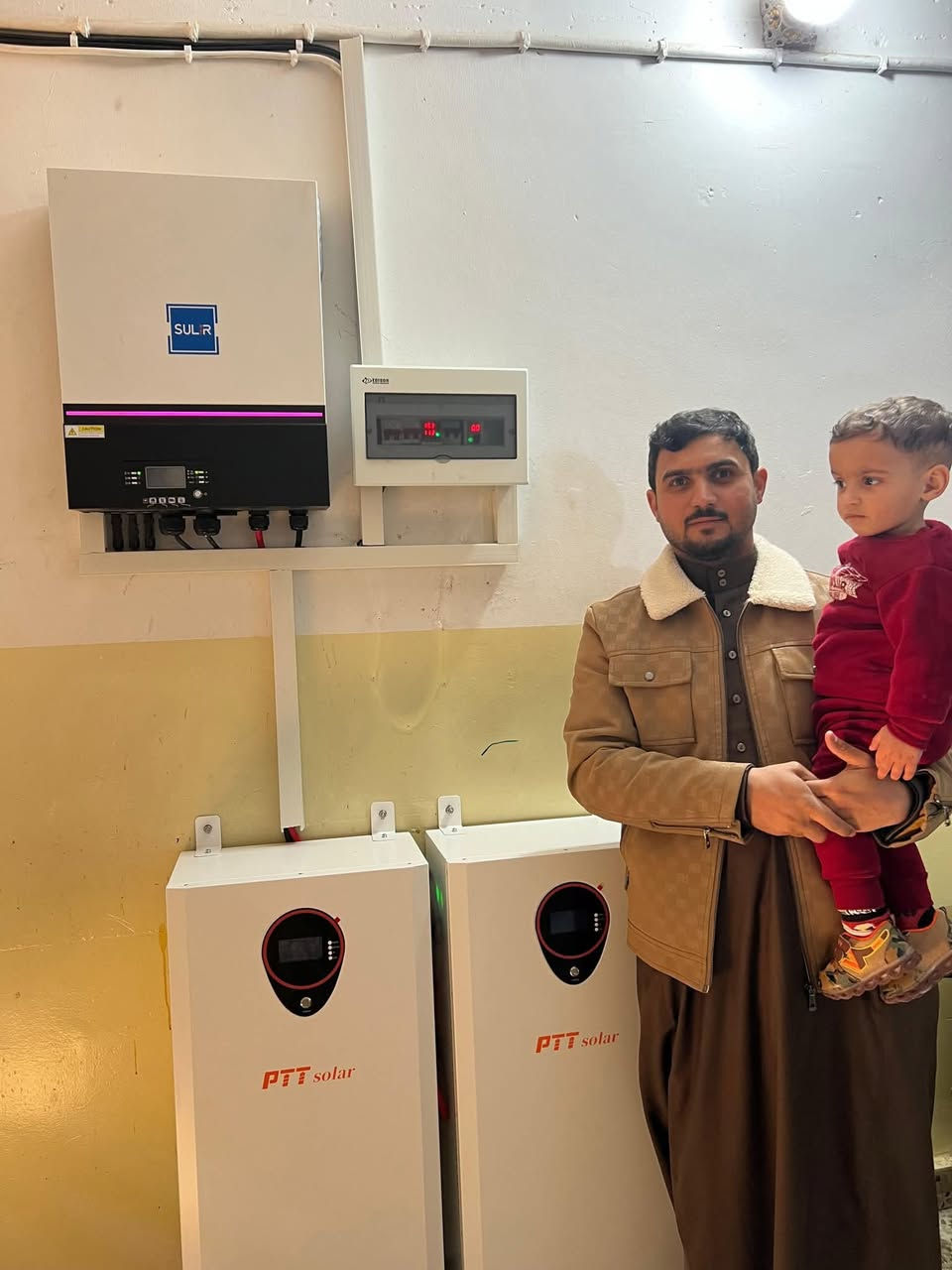 من عروض شركة الحجاب للطاقة الشمسية
✅🌟تم استبدال بطارية محلول سائل الى بطارية ليثيوم للعم (عبدالله الرشيد ابو براء)

 في الشرقاط اسديرة الفياض📍 

              ⚡بقدرة ⚡

30 _ امبير ليلي 🌙

✅ تظمنت المنظومة
 
2 بطارية ليثيوم من شركة(SOLAR) 
نوع  PTT   
                    15 كيلو واط عدد 2  🛑

بظمان 5 سنوات ✅  

____________________________________💰 أسعارنا مناسبة جدًا وتنافسية
🔎 تكدر تستفسر عن حجم الطاقة المناسب إلك
📋 ونوفر لك قائمة المواد مع الشركات المصنعة
📊 حتى تكدر تقارن وتتاكد من أسعارنا وبكل شفافية 
☀️ مع الحجاب… طاقة نظيفة، ثقة، واستمرار
_________________________________________

🔴نعمل ليلا 🌙 مع نهار،☀️

✅غايتنا أرظاء زبائننا  الكرام ومواعيدنا معهم ⚡✅

🎉حياكم الله في شركة الحجاب للطاقة الشمسية 🎉

الهاتف للأستفسار
 
*********** الاستاذ فرحان

العنوان_الشرقاط_اسديرة_الفياض
