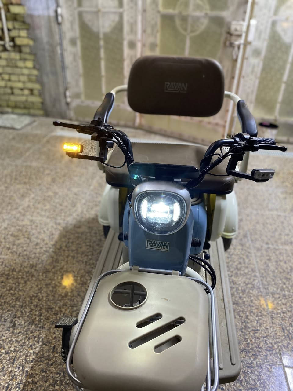 دراجه شحن ثلاث عجلات نوعيه ريان احسن شي تمشي ٥٠ كيلو الشحنه   دراجه جديده شرط الفحص السعر ٩٥٠ الف

***********
