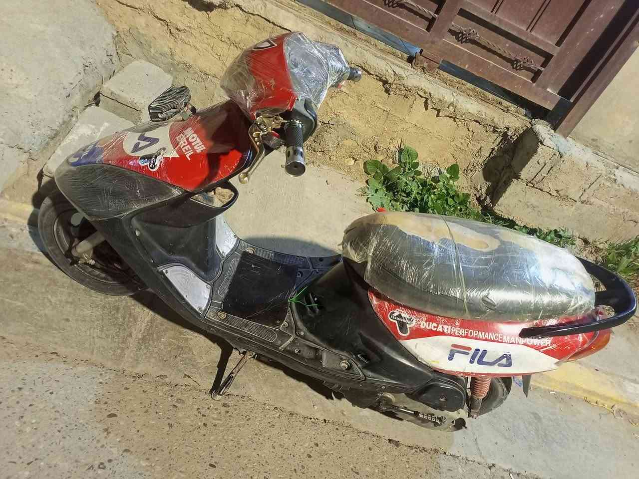 سلام عليكم ماكس قجمه مقفله بس نقص باتري هندر صلف شغال بيع 300
او مراوس ماطور هارلي شحن  تصال ***********
